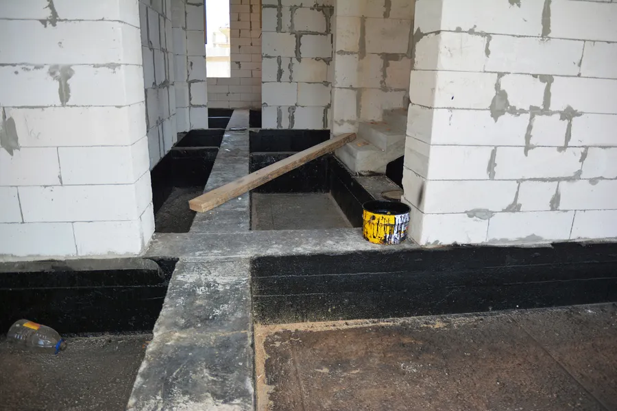 How Exterior Waterproofing Enhances Pressure Washing Results in Orlando, FL