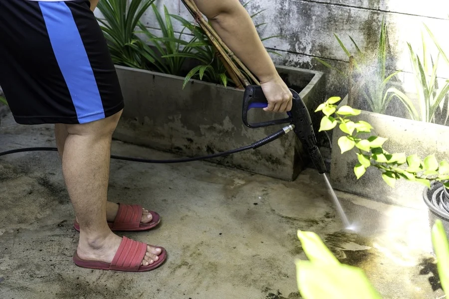 How Soft Washing Can Safely Remove Mold And Mildew Orlando, FL