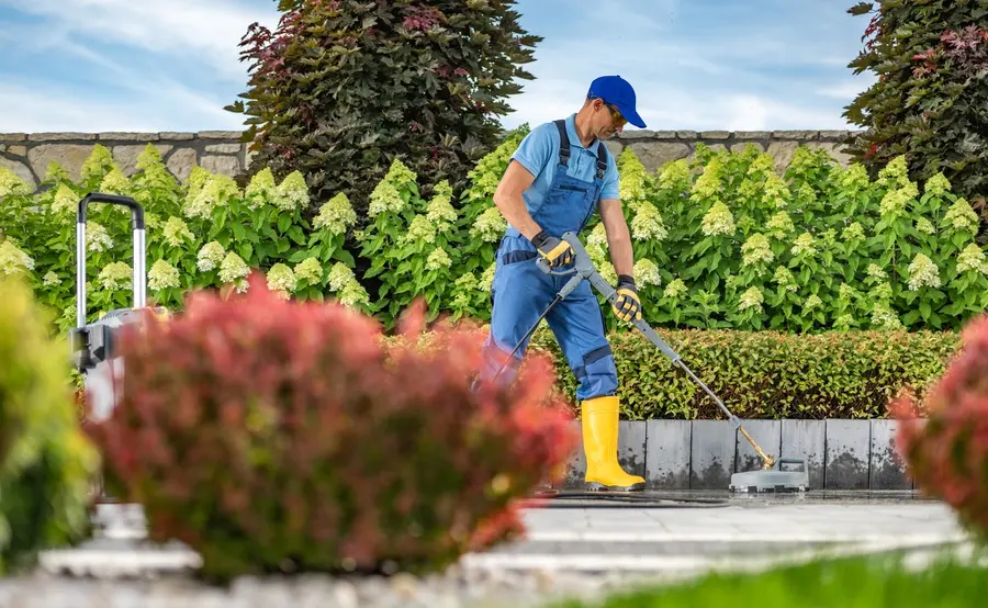 How Soft Washing Can Safely Remove Mold And Mildew in Orlando, FL