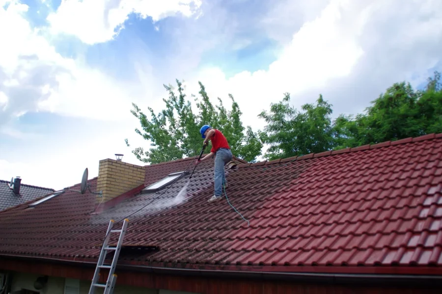 The Impact Of Weather On Roof Stains And Cleaning Needs in Orlando, FL